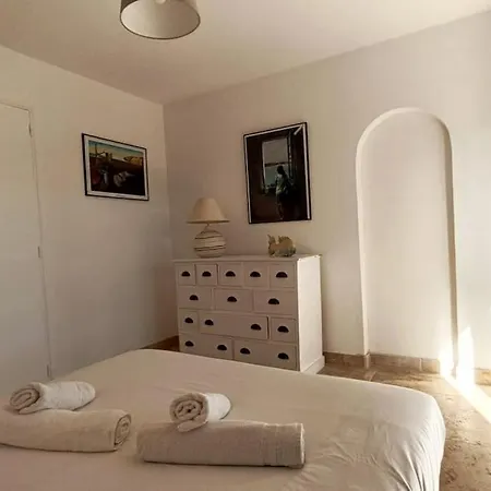 Apartment Superbe T4 Climatisation Et Piscine, Proche